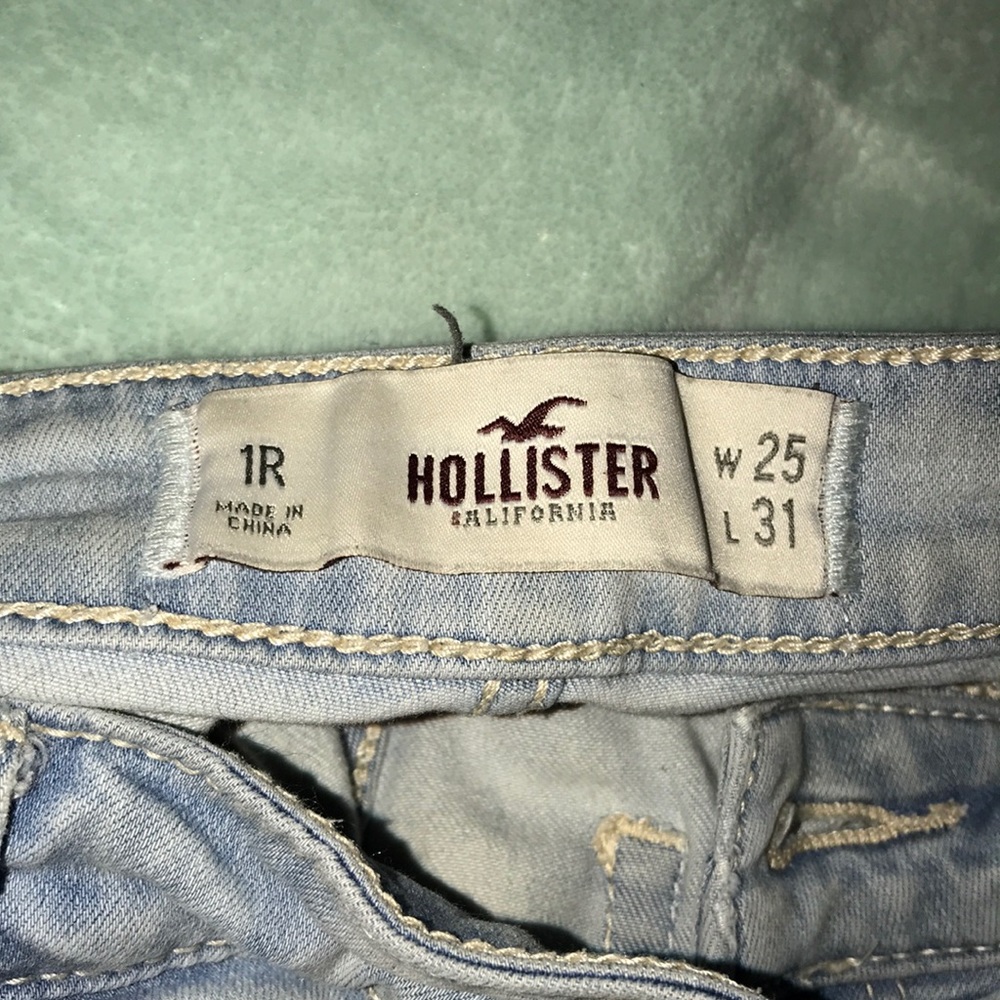 Hollister Ripped Jeans - Picture 2 of 5